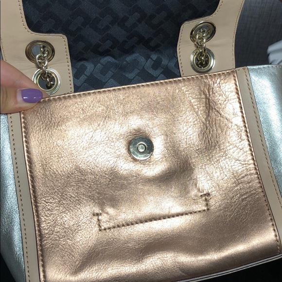 Dvf shoulder bag , color is so IN - Picture 4 of 8